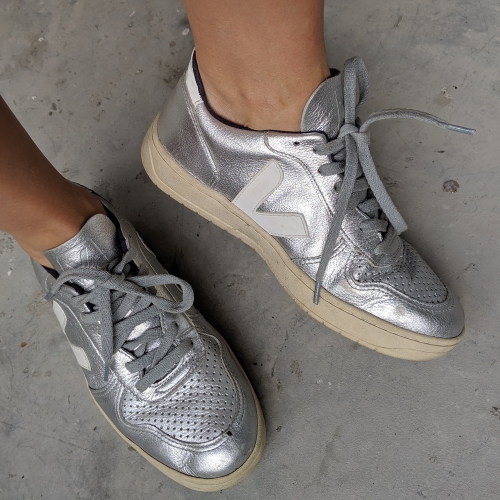 Veja V-10 Sneaker